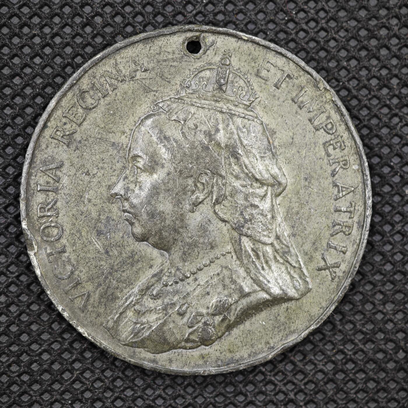 【淘币小摊】限时拍第八百一十六拍  纪念章场  满百包邮可预留两周  周一统一发货   英国1897年维多利亚登基60周年纪念章直径39mm