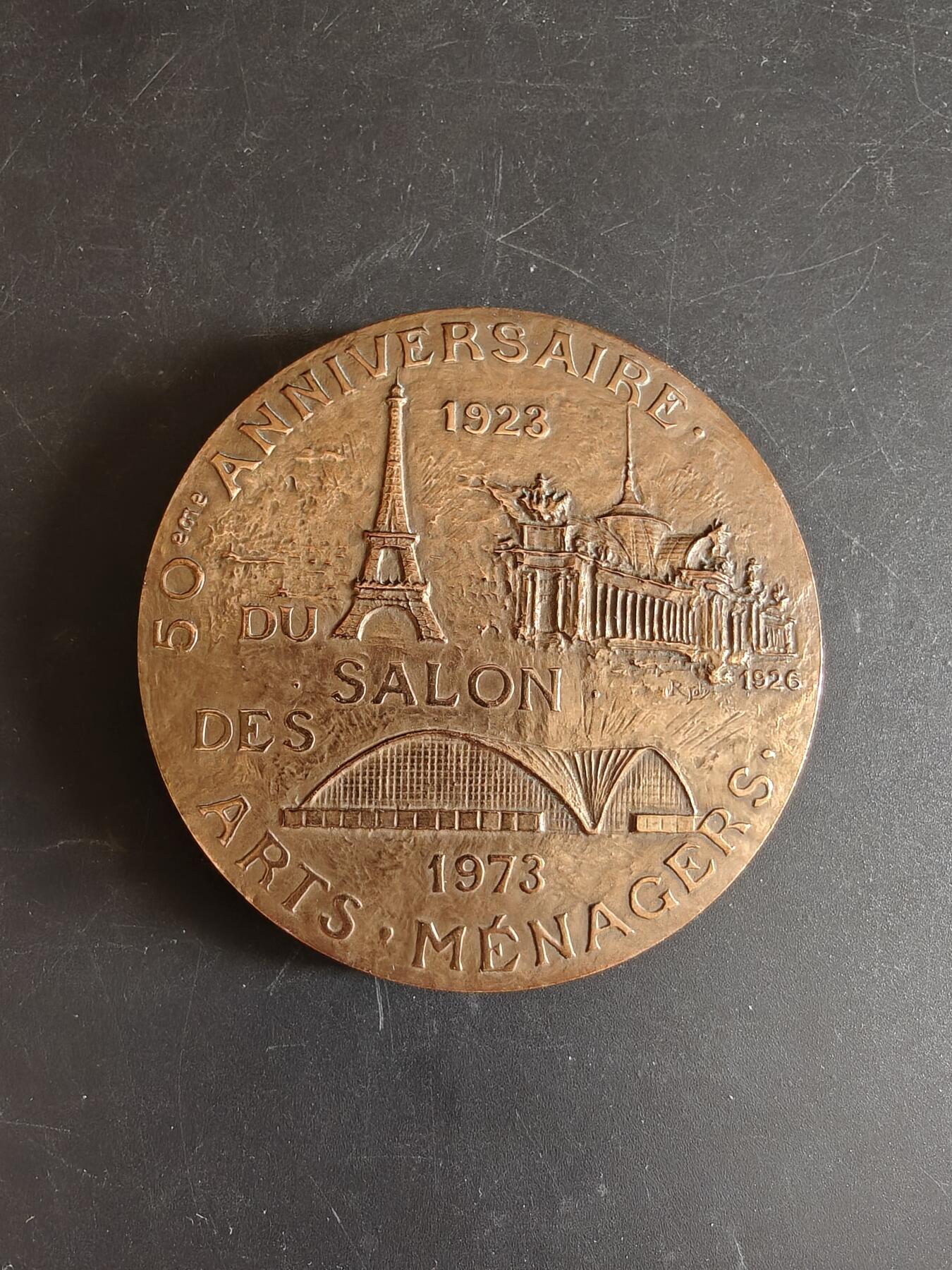 老王徽章第167期 法国艺术沙龙50周年大铜章     直径72mm     重量210g