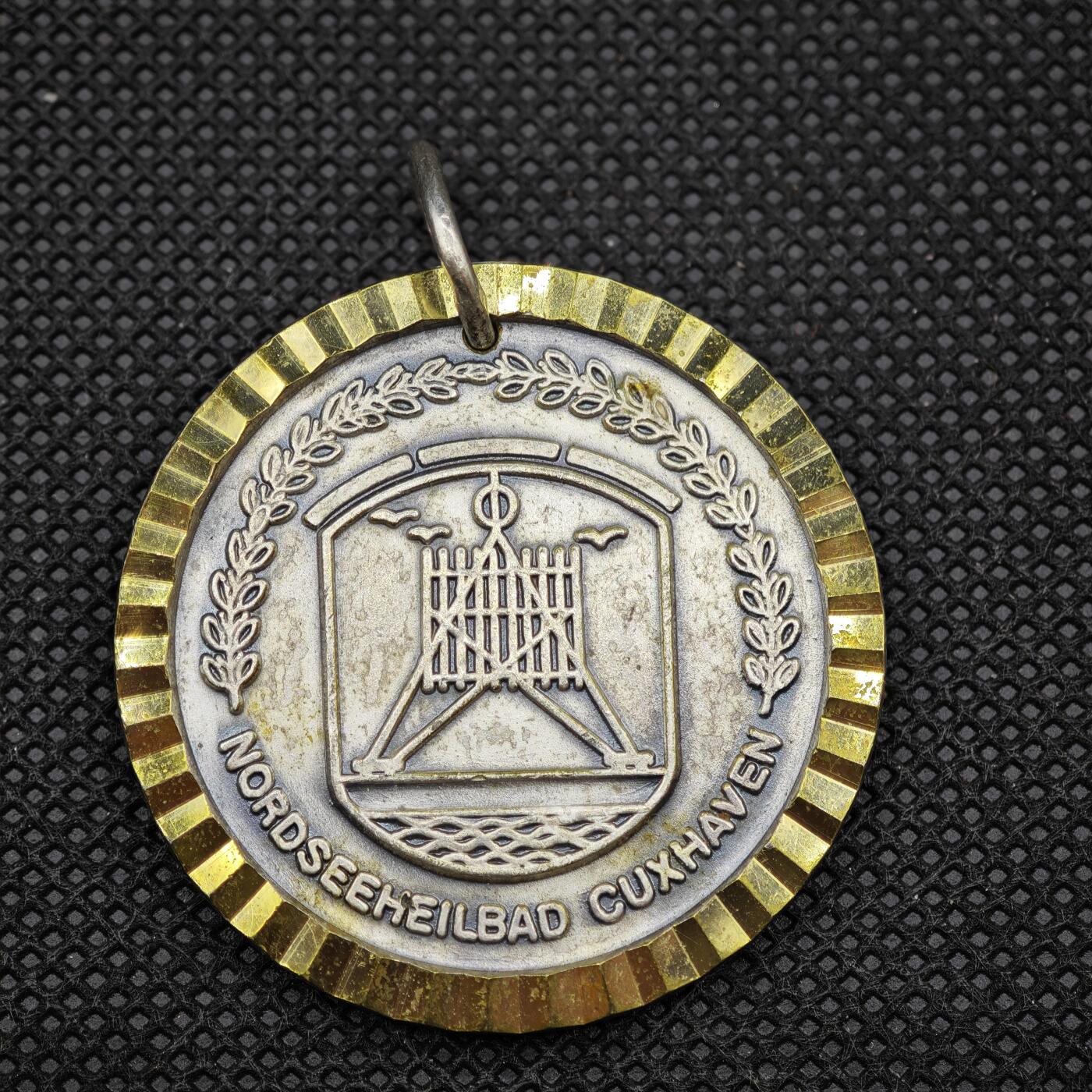 【淘币小摊】限时拍第八百一十六拍  纪念章场  满百包邮可预留两周  周一统一发货   德国库克斯港北海疗养浴场纪念章直径42mm