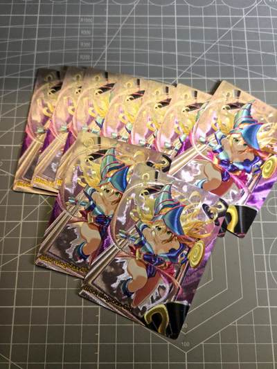 无佣金 不寄存 不收拍 链接少 我只是一个小小的卡牌收藏玩家   需要多宫大佬请私聊 部分卡牌设有底价（不想玩的那么累，即使有底价也会比市场价便宜的多，懂的自然懂） 拒绝小号抬价 大家放心拍 所有拍品部分套有卡膜 部分卡牌多宫 自制卡牌 不包厂瑕 放大镜 品控 勿拍 流拍商品会循环 感谢大家支持 留个关注 不定时上新 谢谢 - 奇点卡牌 黑魔女 九宫粗闪