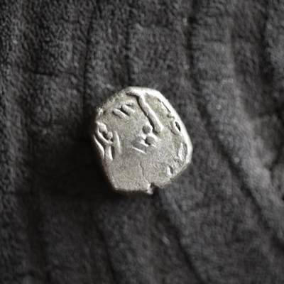 【良泉】【2025年最后一场】12月18日晚19.30点开拍！188组【直播场】西方古代钱币、丝路杂项、印章！ - 公元5世纪【笈多王朝】“大鹏金翅鸟”银币，1.97克