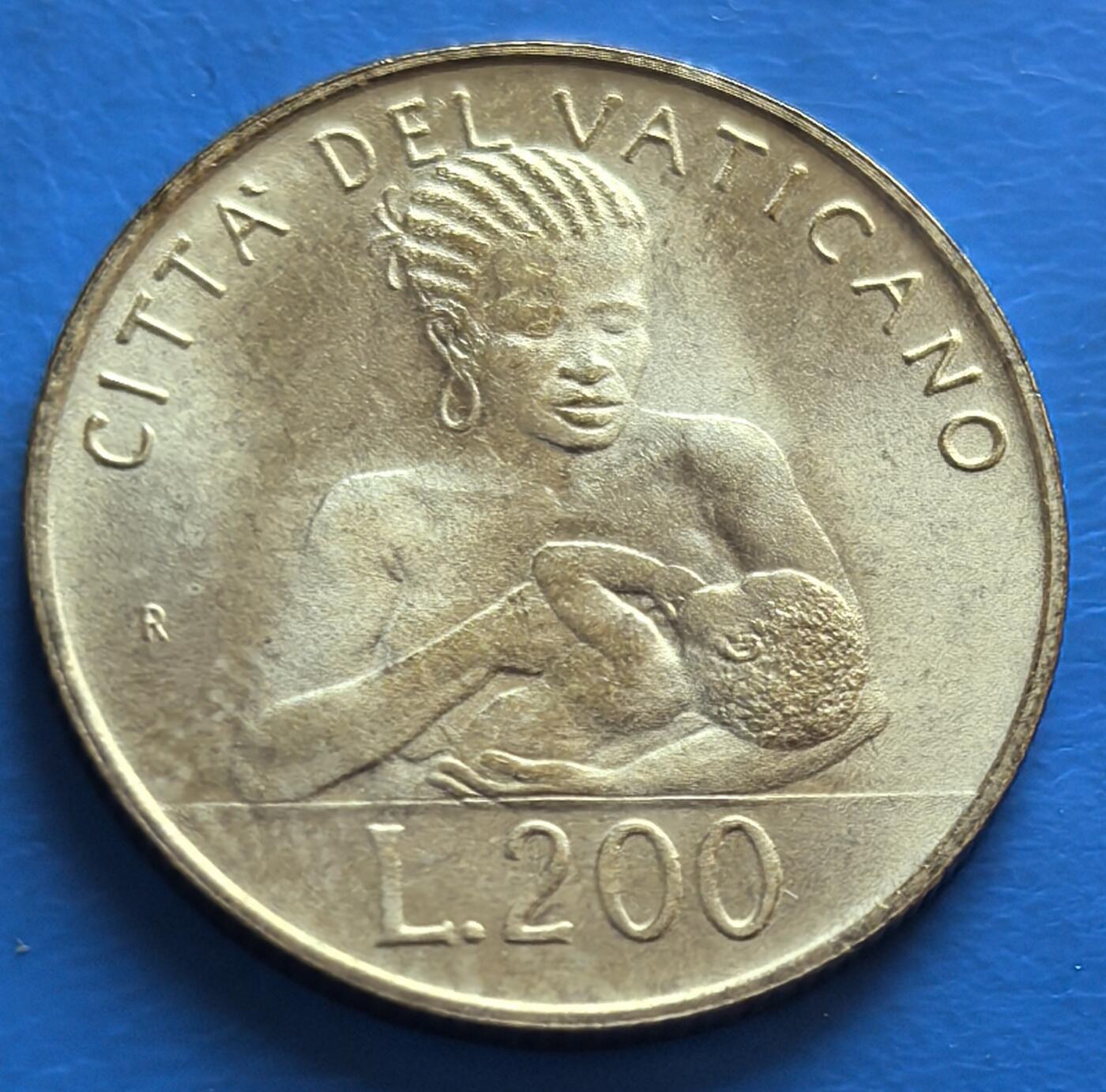 外国优质老铜币银币，周六九点倒数截拍，满百包邮，可寄存半年，喜欢朋友微信扫描二维码可直接参拍 梵蒂冈200里拉