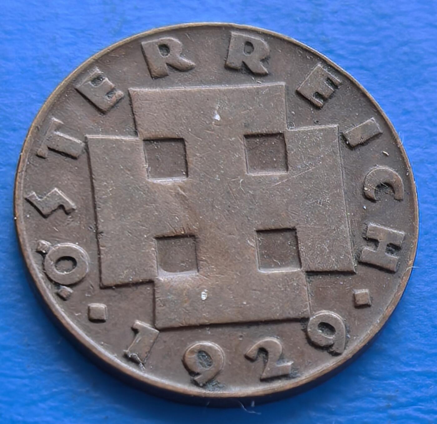 外国优质老铜币银币，周六九点倒数截拍，满百包邮，可寄存半年，喜欢朋友微信扫描二维码可直接参拍 奥地利1929年2格罗申