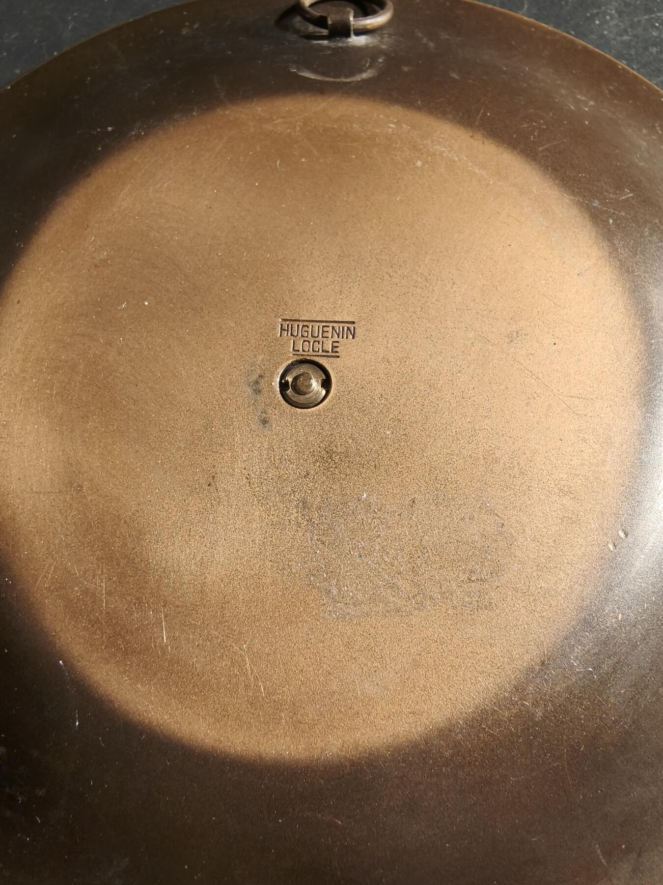 老王徽章第167期 瑞士图恩1956马拉火炮竞赛铜章    镶嵌在碗底座     直径13cm.    重量279g