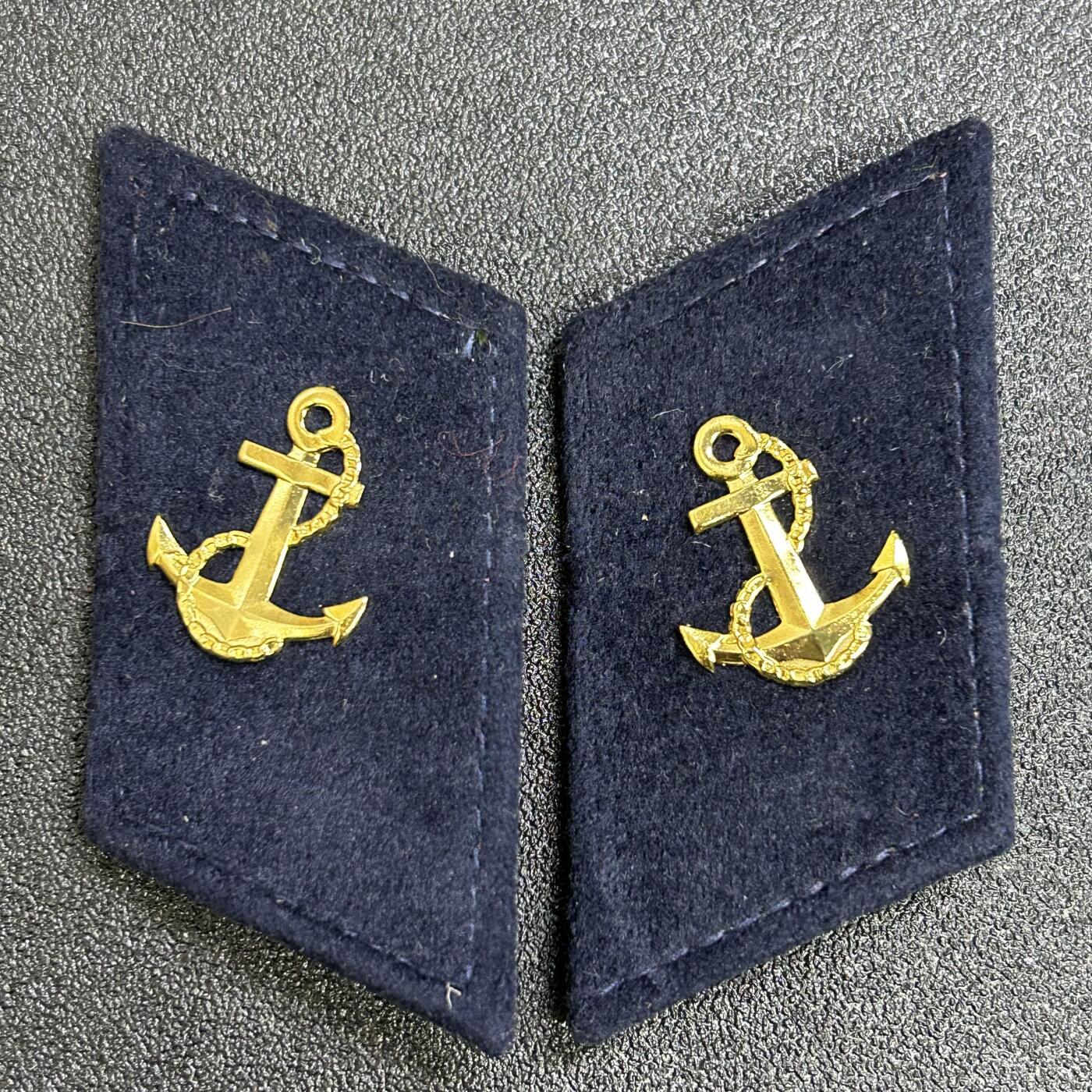 西秦中古拍卖第六十八期 越南人民军海军领章