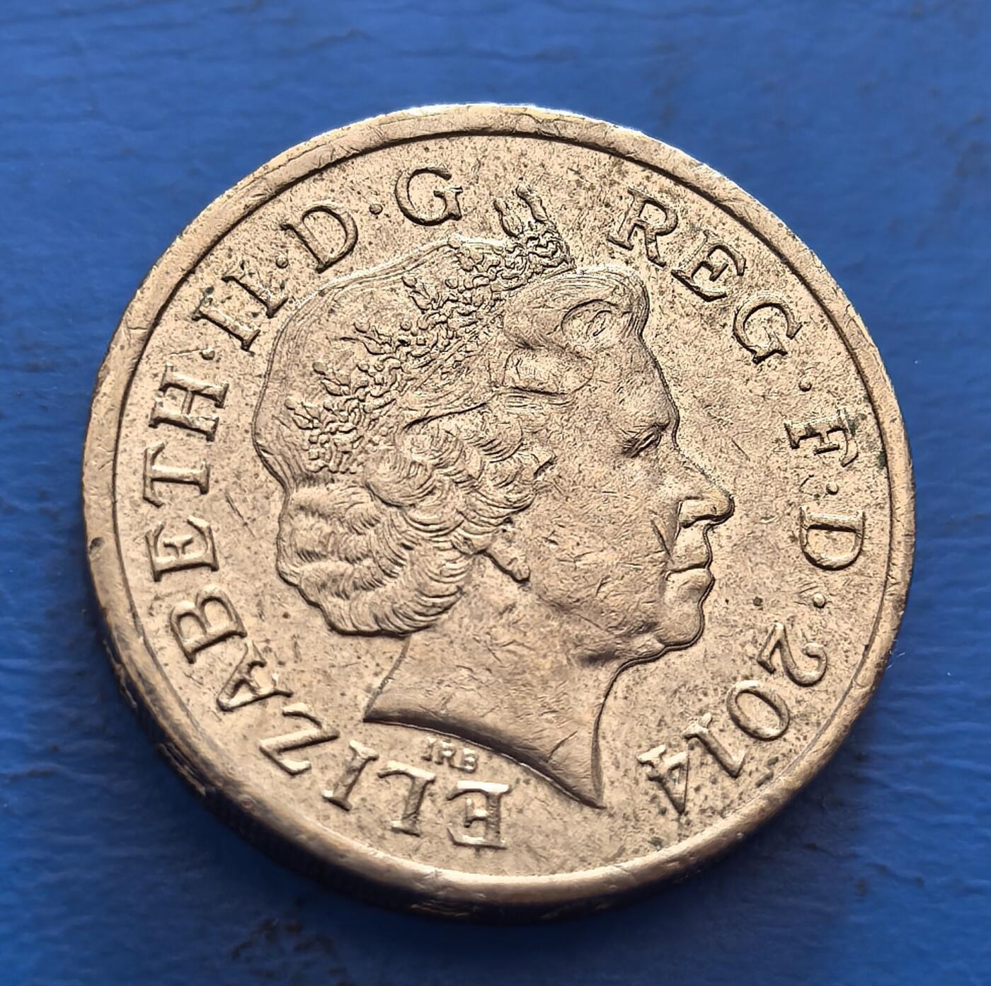 外国优质老铜币银币，周六九点倒数截拍，满百包邮，可寄存半年，喜欢朋友微信扫描二维码可直接参拍 英国少见花版1镑