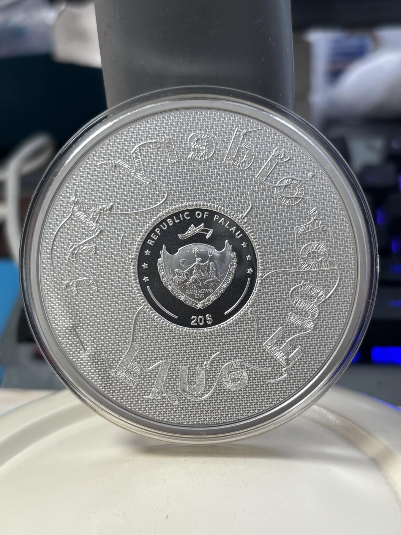 第184期拍卖 帕劳2023年刺绣系列首枚克里姆特吻3盎司纪念彩色银币，999银，发行499枚