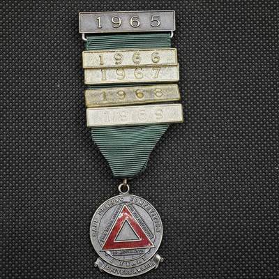 【淘币小摊】限时拍第八百一十六拍  纪念章场  满百包邮可预留两周  周一统一发货  -  1965-1969年安全驾驶竞赛司机奖章直径28mm