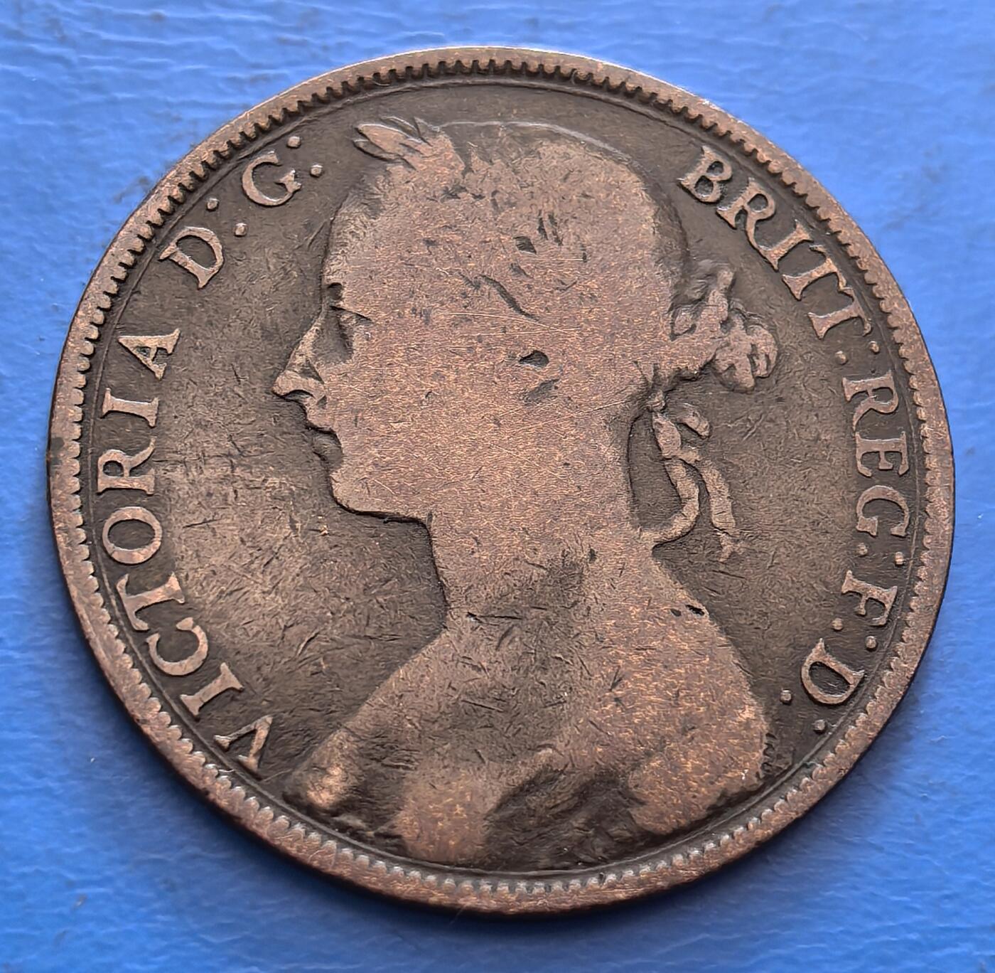 外国优质老铜币银币，周六九点倒数截拍，满百包邮，可寄存半年，喜欢朋友微信扫描二维码可直接参拍 英国1892年大便士