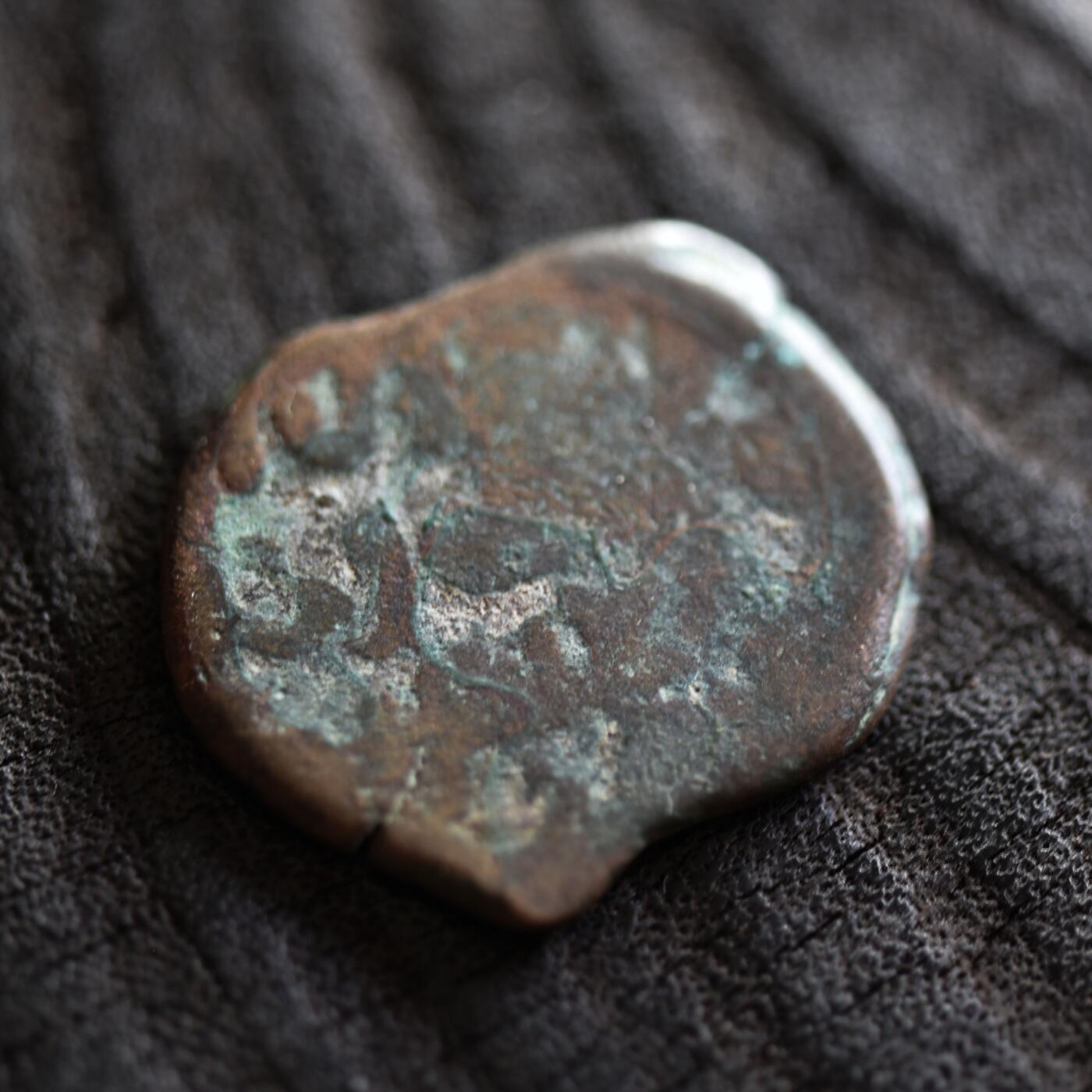 【良泉】【2025年最后一场】12月18日晚19.30点开拍！188组【直播场】西方古代钱币、丝路杂项、印章！ 公元1158–1180年【丝绸之路】东喀喇汗国，阿尔斯兰·汗·穆罕默德 ·易卜拉欣，法尔斯铜币，7.34克