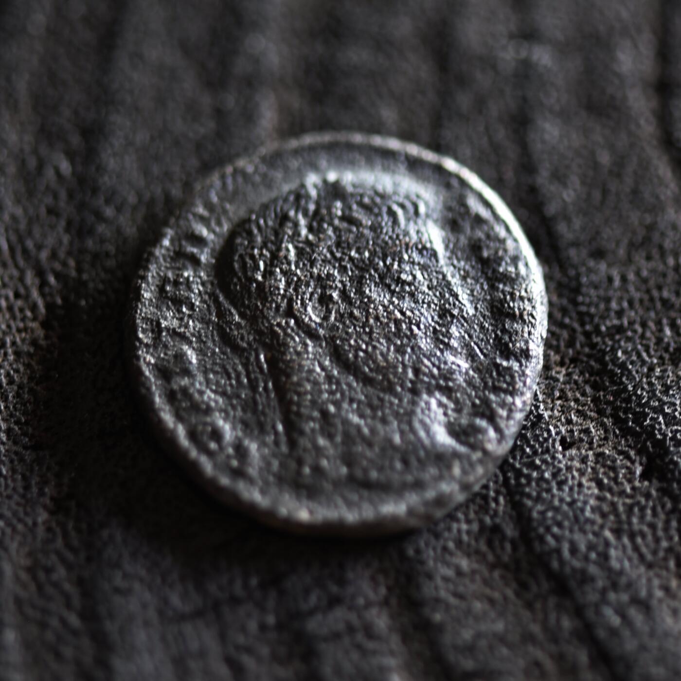 【良泉】【2025年最后一场】12月18日晚19.30点开拍！188组【直播场】西方古代钱币、丝路杂项、印章！ 公元320年【古罗马】君士坦丁大帝“誓愿二十年”铜币，萨塞洛尼基亚造币厂，2.93克