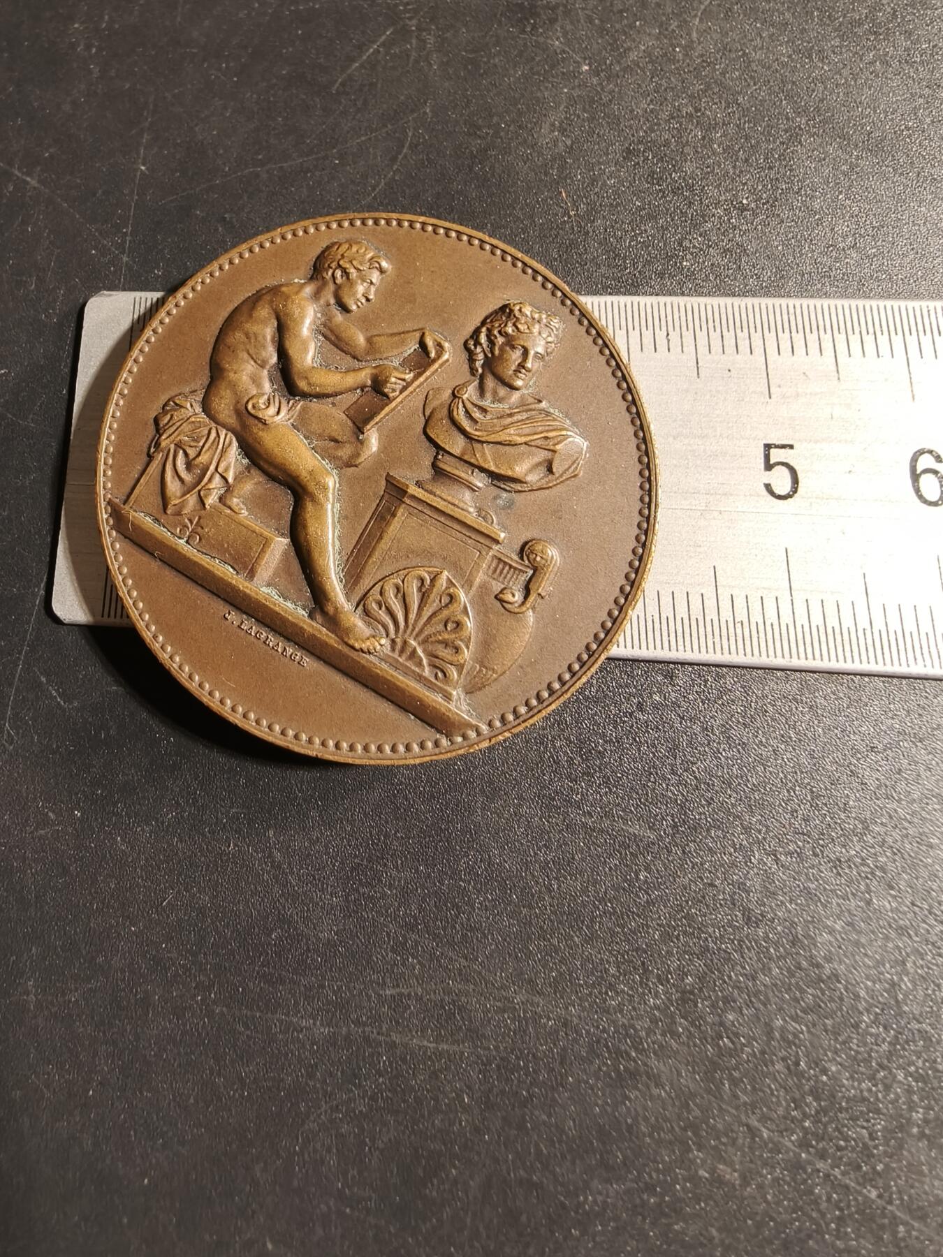 老王徽章第167期 法国巴黎市伯纳德·帕利西学校美术专业竞赛大铜章     直径41mm.   重量43.5g