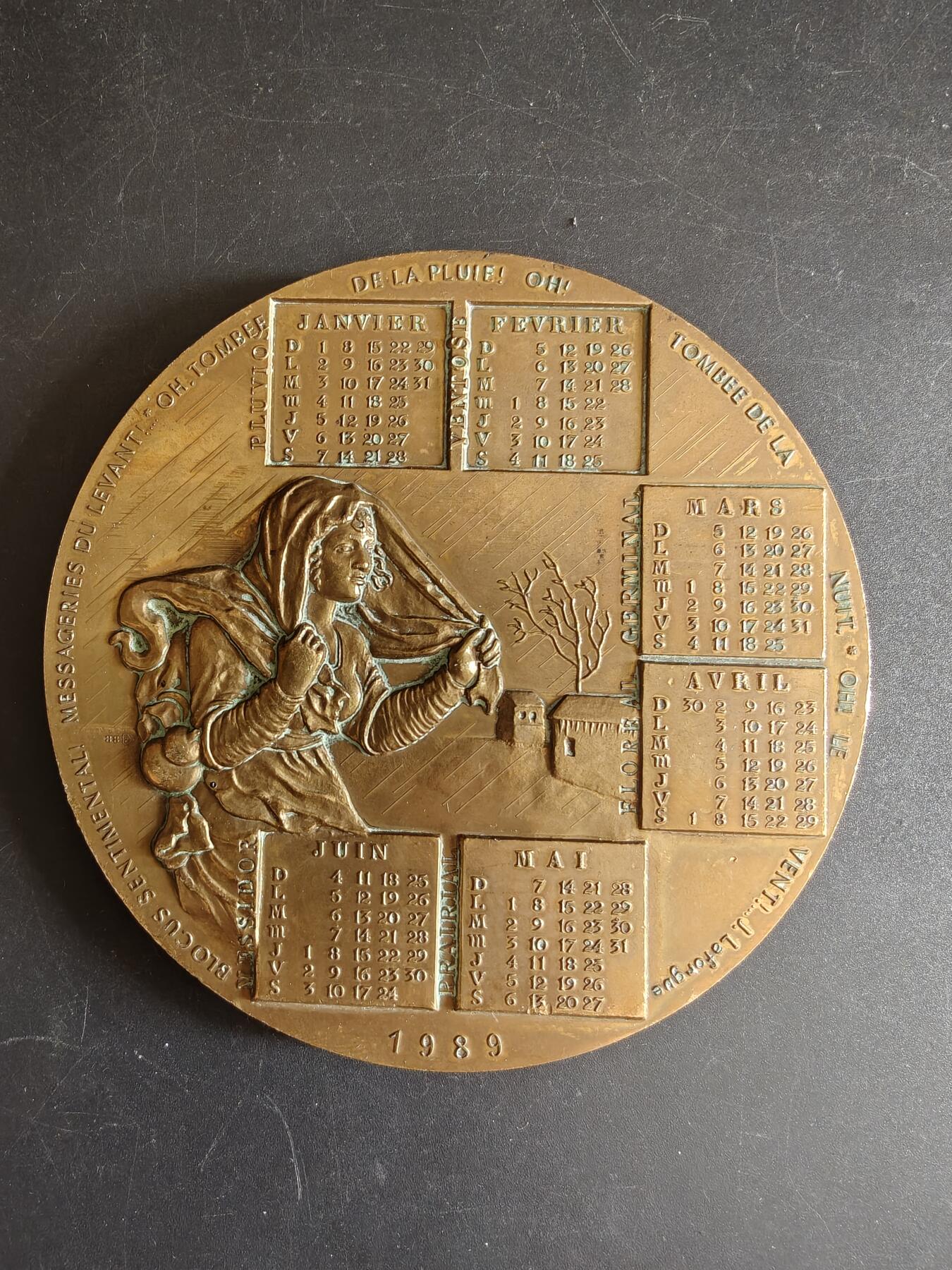 老王徽章第167期 法国1989年年历大铜章     直径94mm   重量427.7g