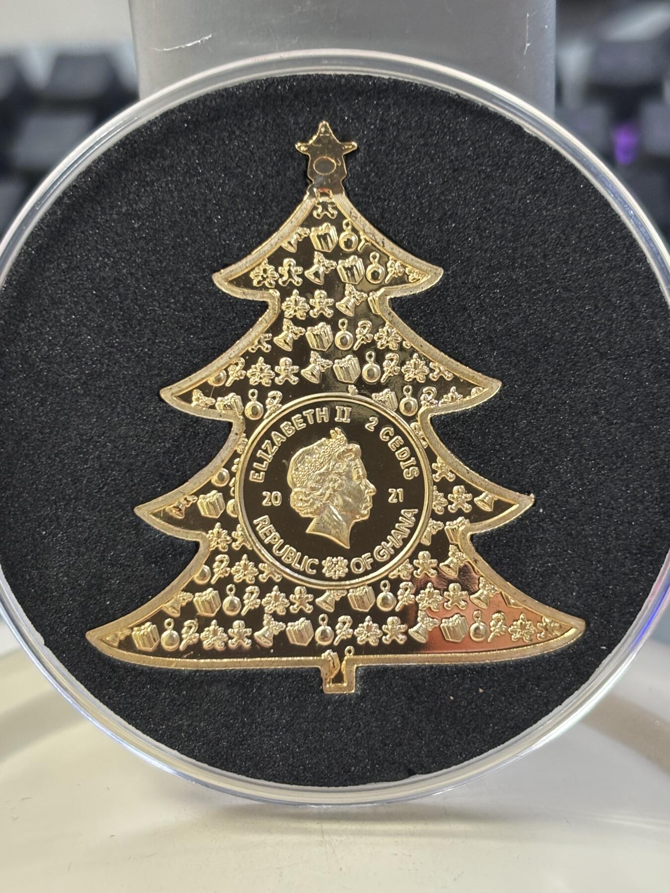 第184期拍卖 加纳2021年圣诞节圣诞树彩色异形镀金纪念币带证书，