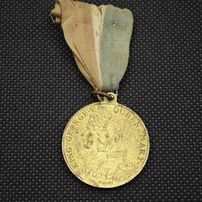 【淘币小摊】限时拍第八百一十六拍  纪念章场  满百包邮可预留两周  周一统一发货  -  英国1911年乔治五世加冕纪念章直径33mm