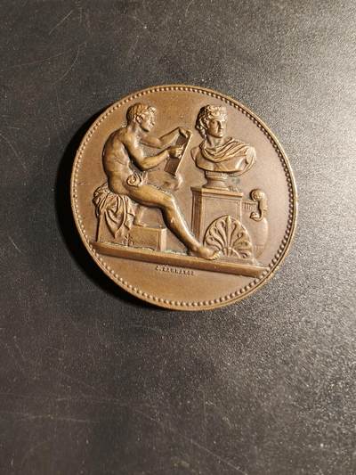 老王徽章第167期 - 法国巴黎市伯纳德·帕利西学校美术专业竞赛大铜章     直径41mm.   重量43.5g