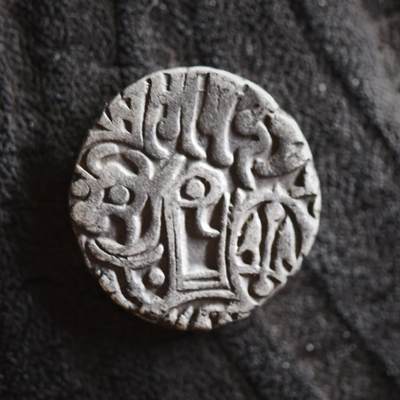 【良泉】【2025年最后一场】12月18日晚19.30点开拍！188组【直播场】西方古代钱币、丝路杂项、印章！ - 公元850-970年【萨西王朝】萨曼塔·提婆（喀布尔地方版）瘤牛/骑士银币，3.13克