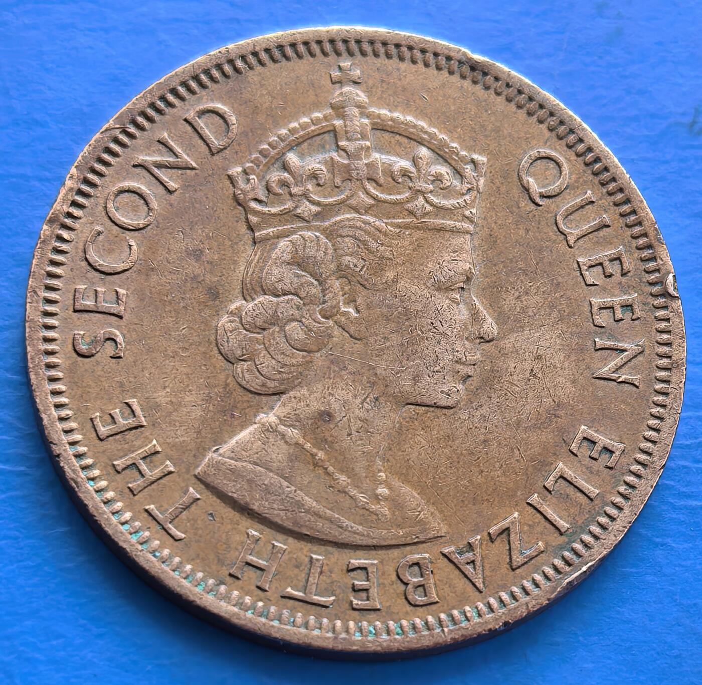 外国优质老铜币银币，周六九点倒数截拍，满百包邮，可寄存半年，喜欢朋友微信扫描二维码可直接参拍 英属加勒比1965年1分大铜币