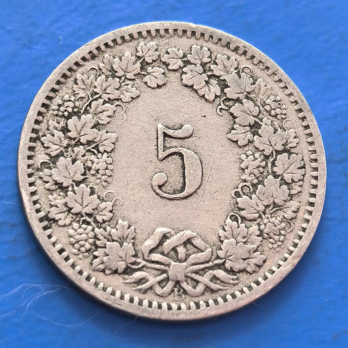 外国优质老铜币银币，周六九点倒数截拍，满百包邮，可寄存半年，喜欢朋友微信扫描二维码可直接参拍 瑞士1914年5分