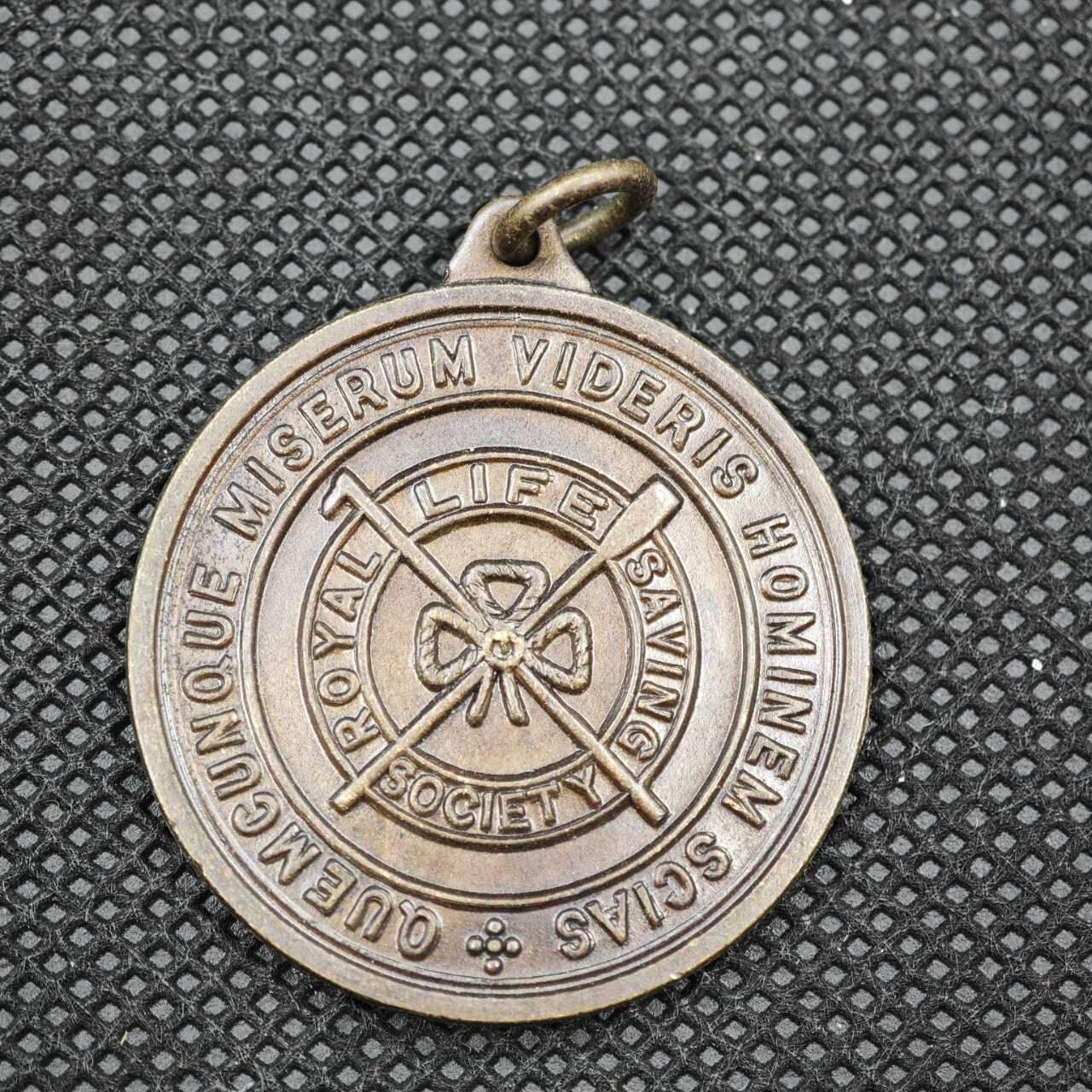 【淘币小摊】限时拍第八百一十六拍  纪念章场  满百包邮可预留两周  周一统一发货  英国社会救援奖章 直径33mm
