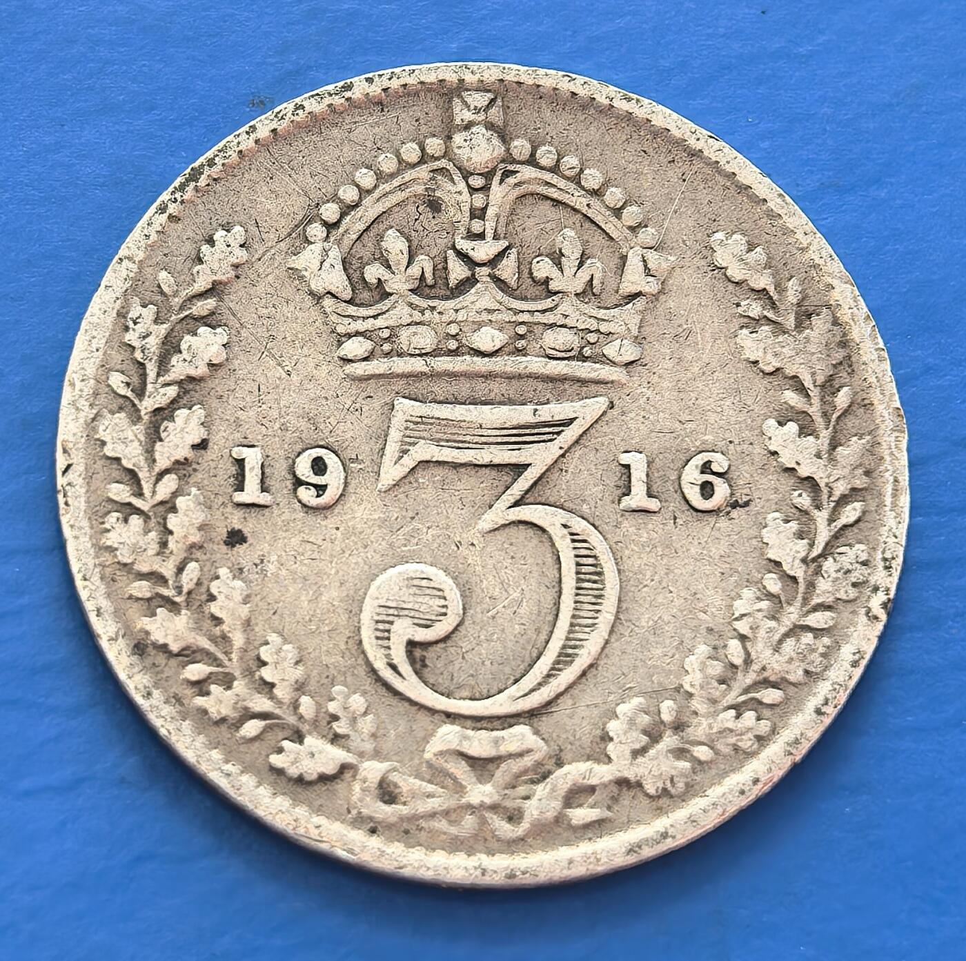 外国优质老铜币银币，周六九点倒数截拍，满百包邮，可寄存半年，喜欢朋友微信扫描二维码可直接参拍 高银英国1916年3便士银币