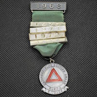 【淘币小摊】限时拍第八百一十六拍  纪念章场  满百包邮可预留两周  周一统一发货  -   英国1968-1973年安全驾驶竞赛奖章直径28mm