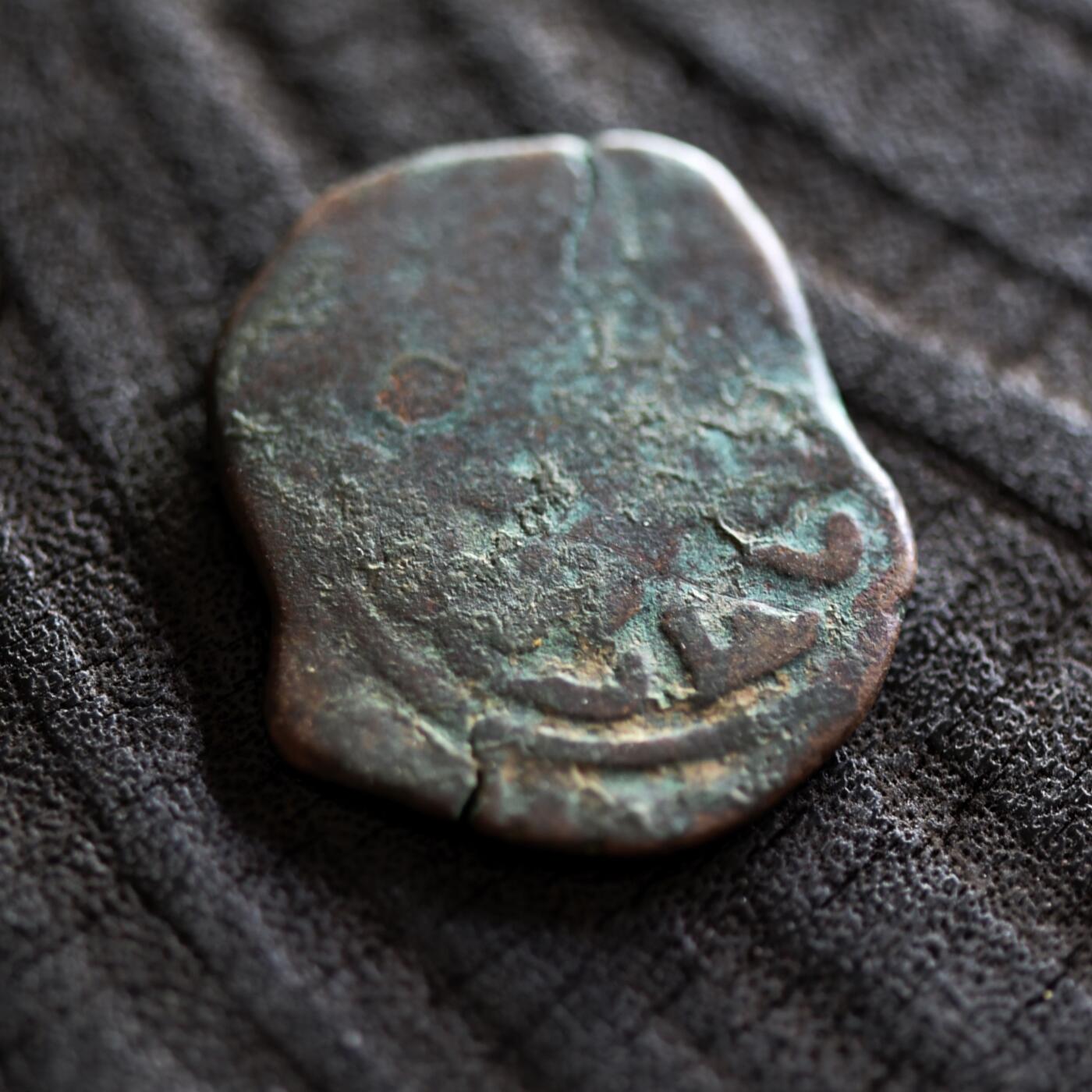 【良泉】【2025年最后一场】12月18日晚19.30点开拍！188组【直播场】西方古代钱币、丝路杂项、印章！ 公元1158–1180年【丝绸之路】东喀喇汗国，阿尔斯兰·汗·穆罕默德 ·易卜拉欣，法尔斯铜币，7.34克