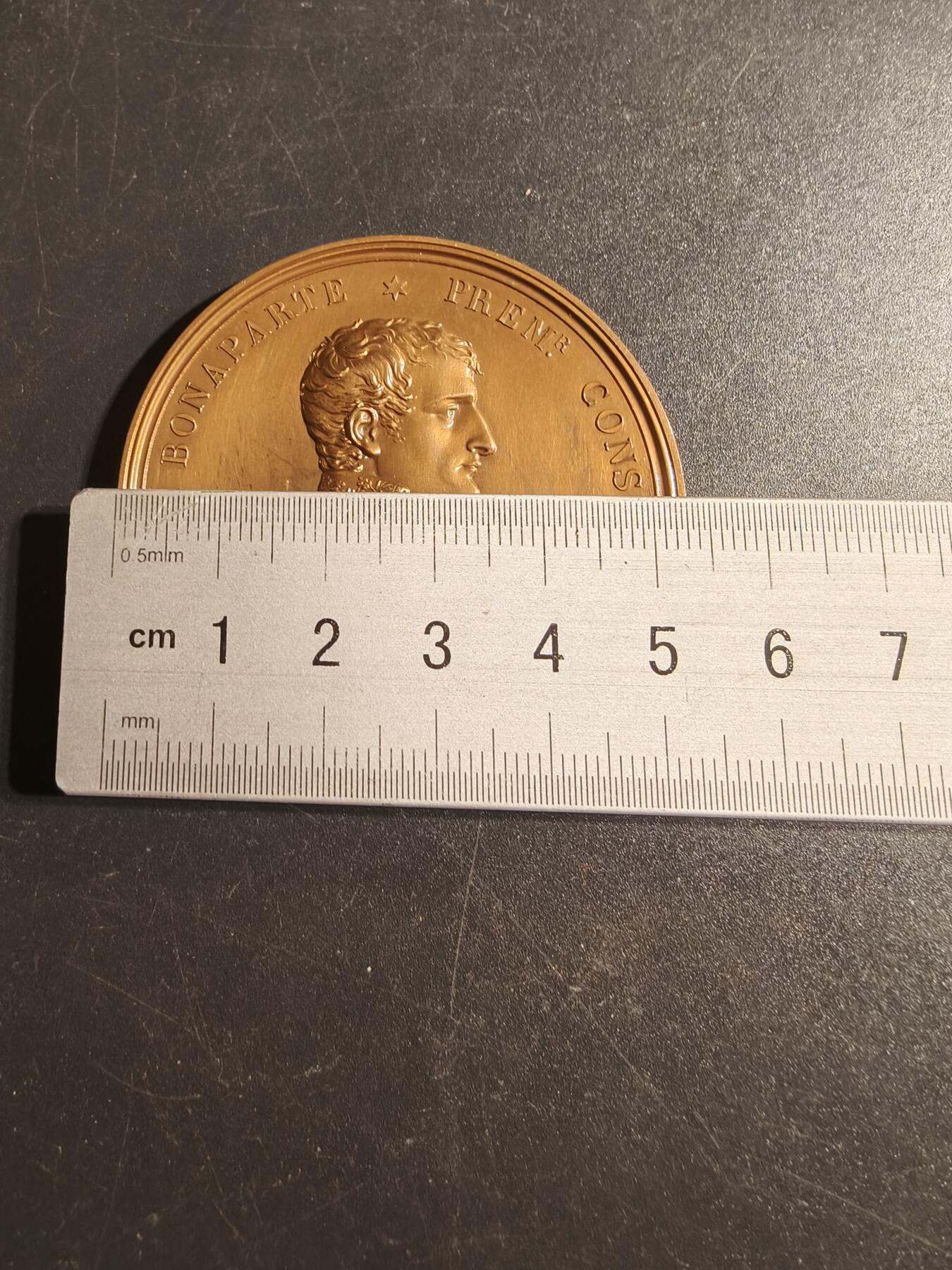 老王徽章第167期 法国1801年奥尔良市修复贞德纪念碑大铜章     直径54mm.   重量68.1g