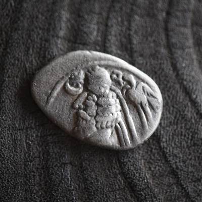 【良泉】【2025年最后一场】12月18日晚19.30点开拍！188组【直播场】西方古代钱币、丝路杂项、印章！ - 公元前2-公元4年【帕提亚】弗拉特斯五世【小弗拉特斯（Phraataces）穆萨女王共治】，一德拉克马银币 ，3.2克