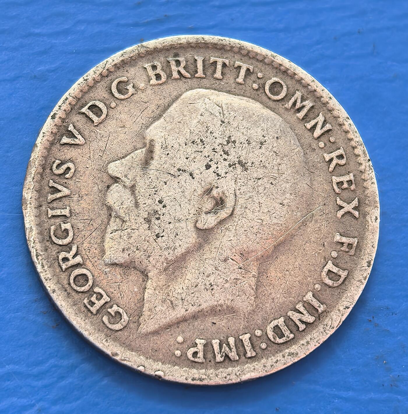 外国优质老铜币银币，周六九点倒数截拍，满百包邮，可寄存半年，喜欢朋友微信扫描二维码可直接参拍 高银英国1916年3便士银币