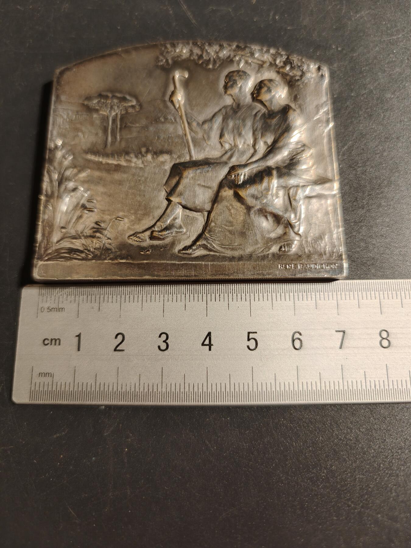 老王徽章第167期 法国方形银婚镀银大铜章     大尺寸     尺寸70×67mm.    重量158g