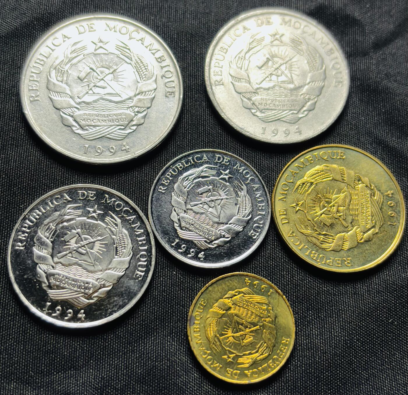 文馨钱币收藏第 284 场，【 长期接收代拍品】老藏家拍品南朝鲜李承晚时期货币，泰国大型纪念币，土耳其各时期及各国套币场 原光莫桑比克 6 枚套