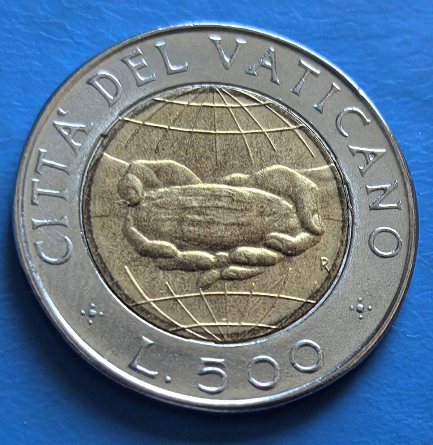 外国优质老铜币银币，周六九点倒数截拍，满百包邮，可寄存半年，喜欢朋友微信扫描二维码可直接参拍 梵蒂冈500里拉双色币