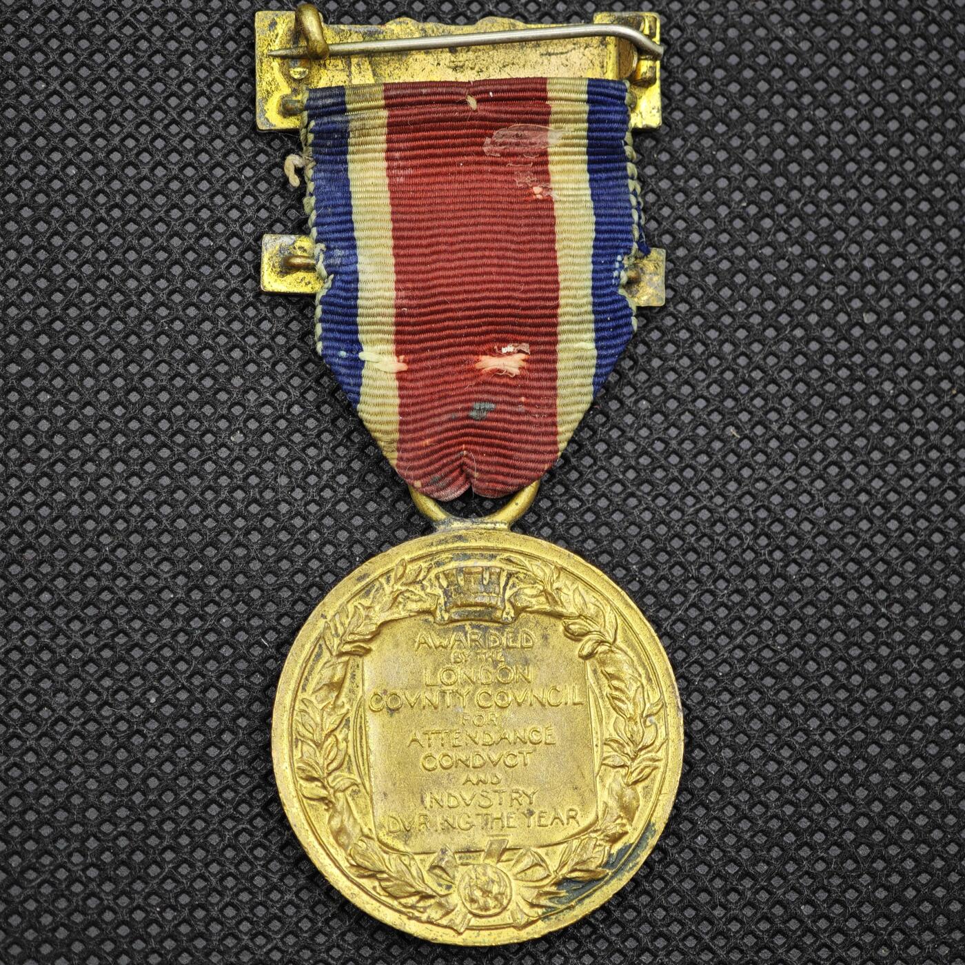 【淘币小摊】限时拍第八百一十六拍  纪念章场  满百包邮可预留两周  周一统一发货 