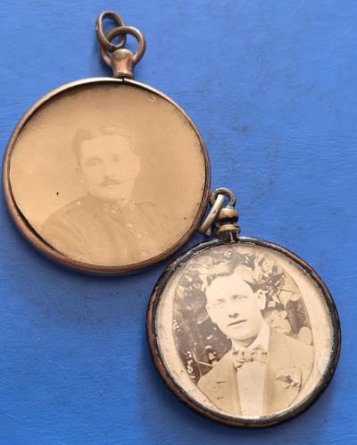 外国优质老铜币银币，周六九点倒数截拍，满百包邮，可寄存半年，喜欢朋友微信扫描二维码可直接参拍 - 欧洲人物吊坠2枚，直径30mm和32.8mm