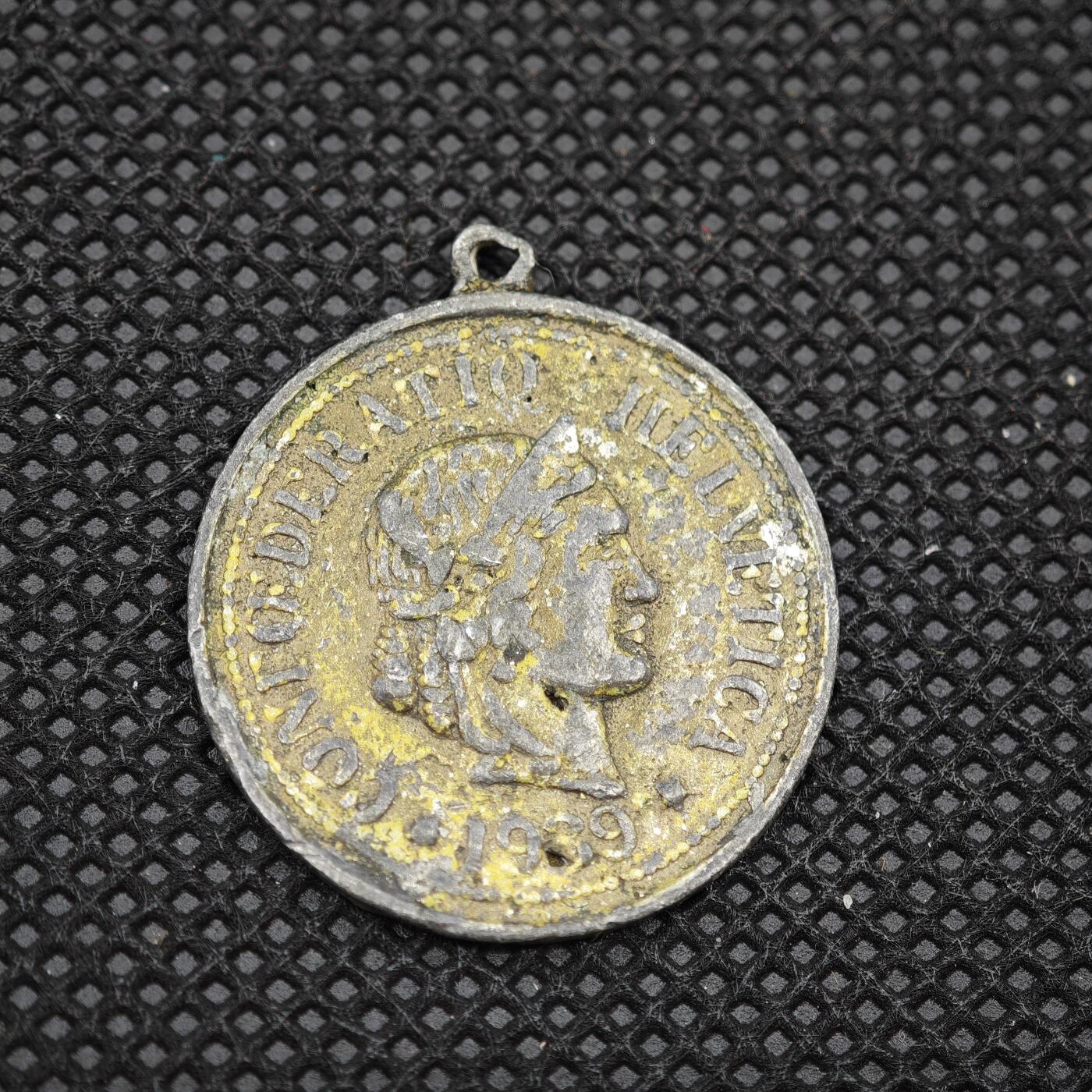 【淘币小摊】限时拍第八百一十六拍  纪念章场  满百包邮可预留两周  周一统一发货  纪念章 直径25mm