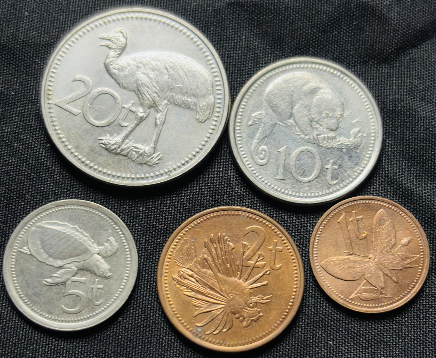 文馨钱币收藏第 284 场，【 长期接收代拍品】老藏家拍品南朝鲜李承晚时期货币，泰国大型纪念币，土耳其各时期及各国套币场 好品巴布亚新几内亚动物系列 5 枚套