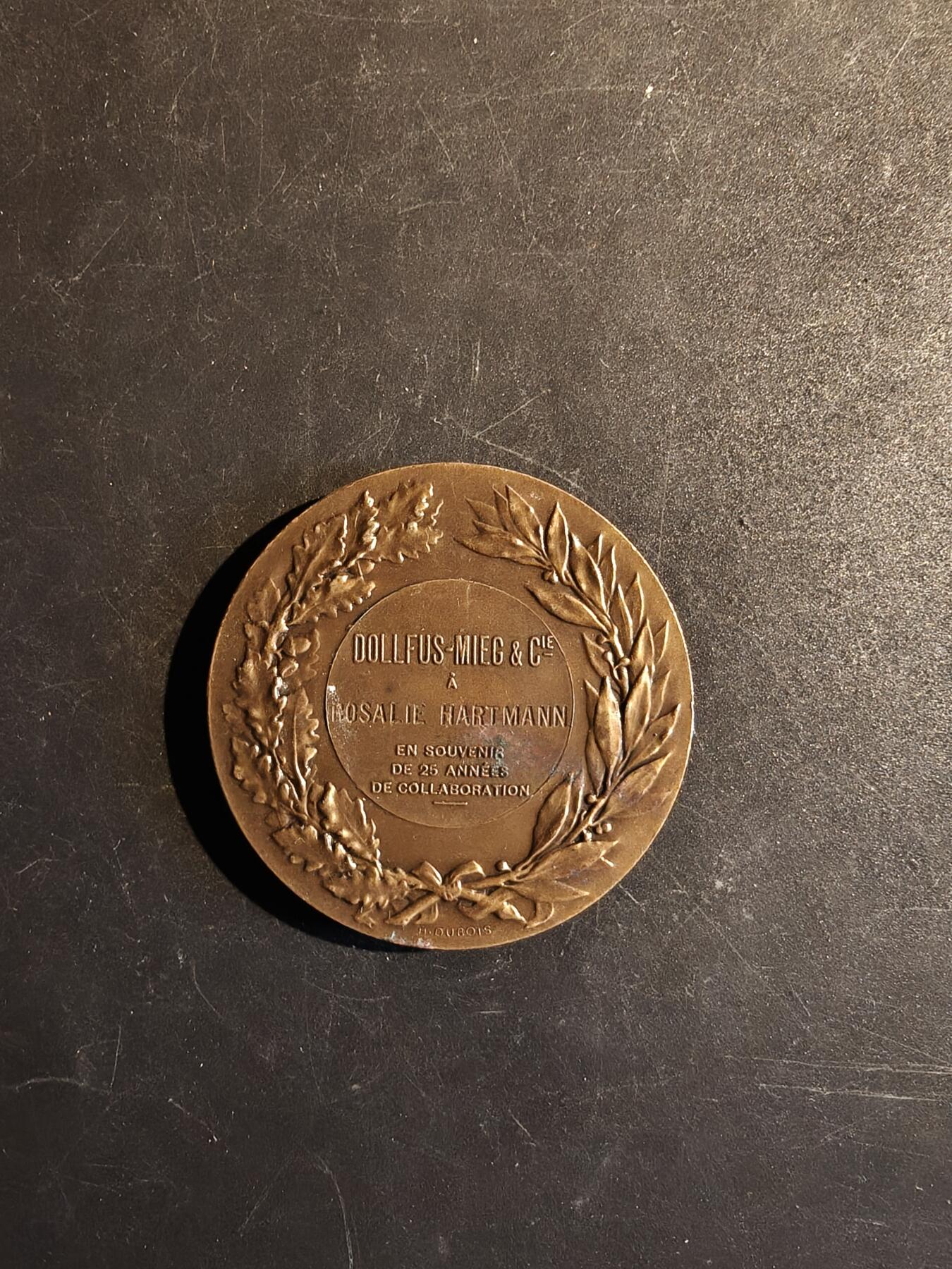 老王徽章第167期 法国印染纺织协会大铜章    直径50mm.    重量63.4g