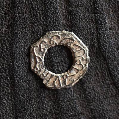 【良泉】【2025年最后一场】12月18日晚19.30点开拍！188组【直播场】西方古代钱币、丝路杂项、印章！ - 17-18世纪【海上丝绸之路】东南亚【微型】八角锡钱，0.17克