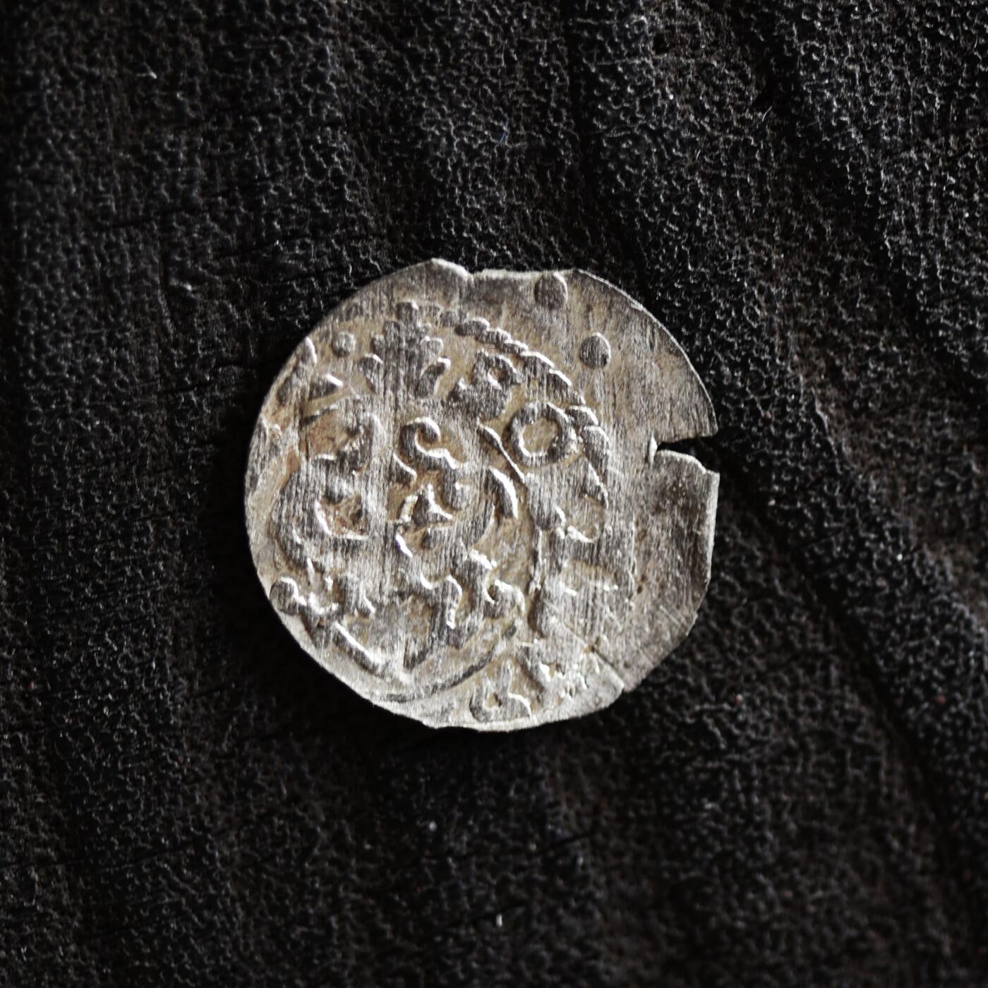 【良泉】【2025年最后一场】12月18日晚19.30点开拍！188组【直播场】西方古代钱币、丝路杂项、印章！ 【未流通品】公元1662年【瑞典·利沃尼亚】卡尔十一世国王，银索利多，0.38克