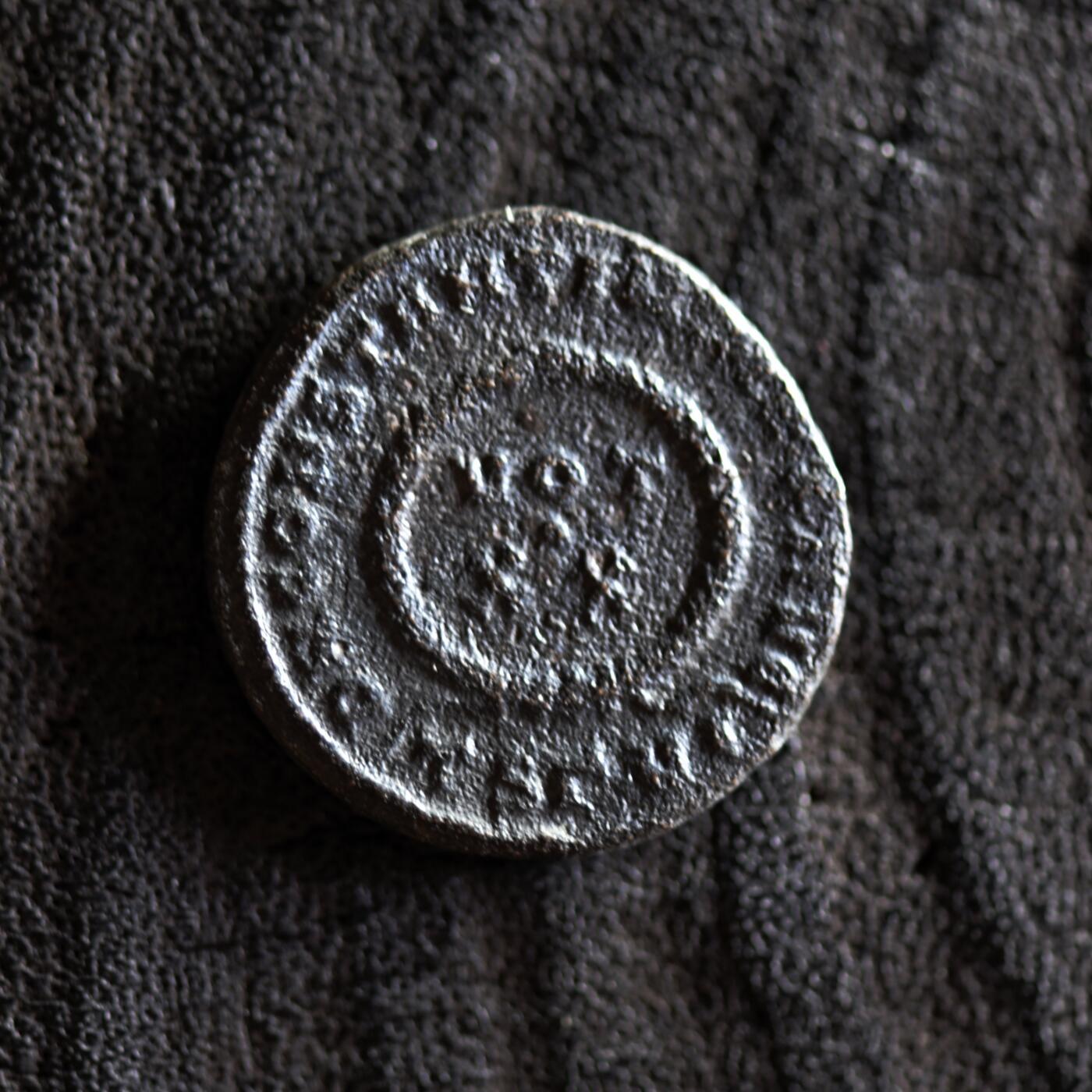 【良泉】【2025年最后一场】12月18日晚19.30点开拍！188组【直播场】西方古代钱币、丝路杂项、印章！ 公元320年【古罗马】君士坦丁大帝“誓愿二十年”铜币，萨塞洛尼基亚造币厂，2.93克