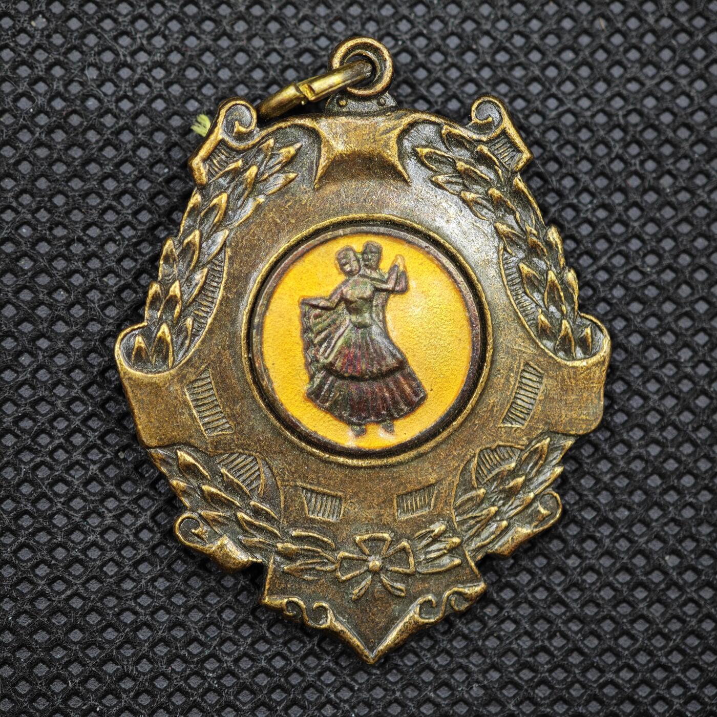 【淘币小摊】限时拍第八百一十六拍  纪念章场  满百包邮可预留两周  周一统一发货   英国舞蹈奖章直径34mm