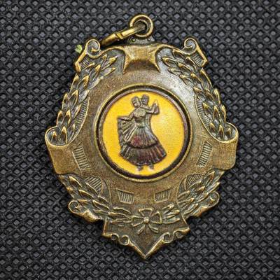 【淘币小摊】限时拍第八百一十六拍  纪念章场  满百包邮可预留两周  周一统一发货  -  英国舞蹈奖章直径34mm