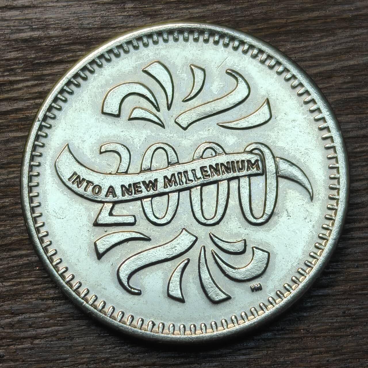 【铜匠收藏】★第134场★散币场，无佣金，30包邮。不满30元，支付5元运费。《接受代拍 代送NGC评级》 英国 千禧年 比尔·盖茨纪念章