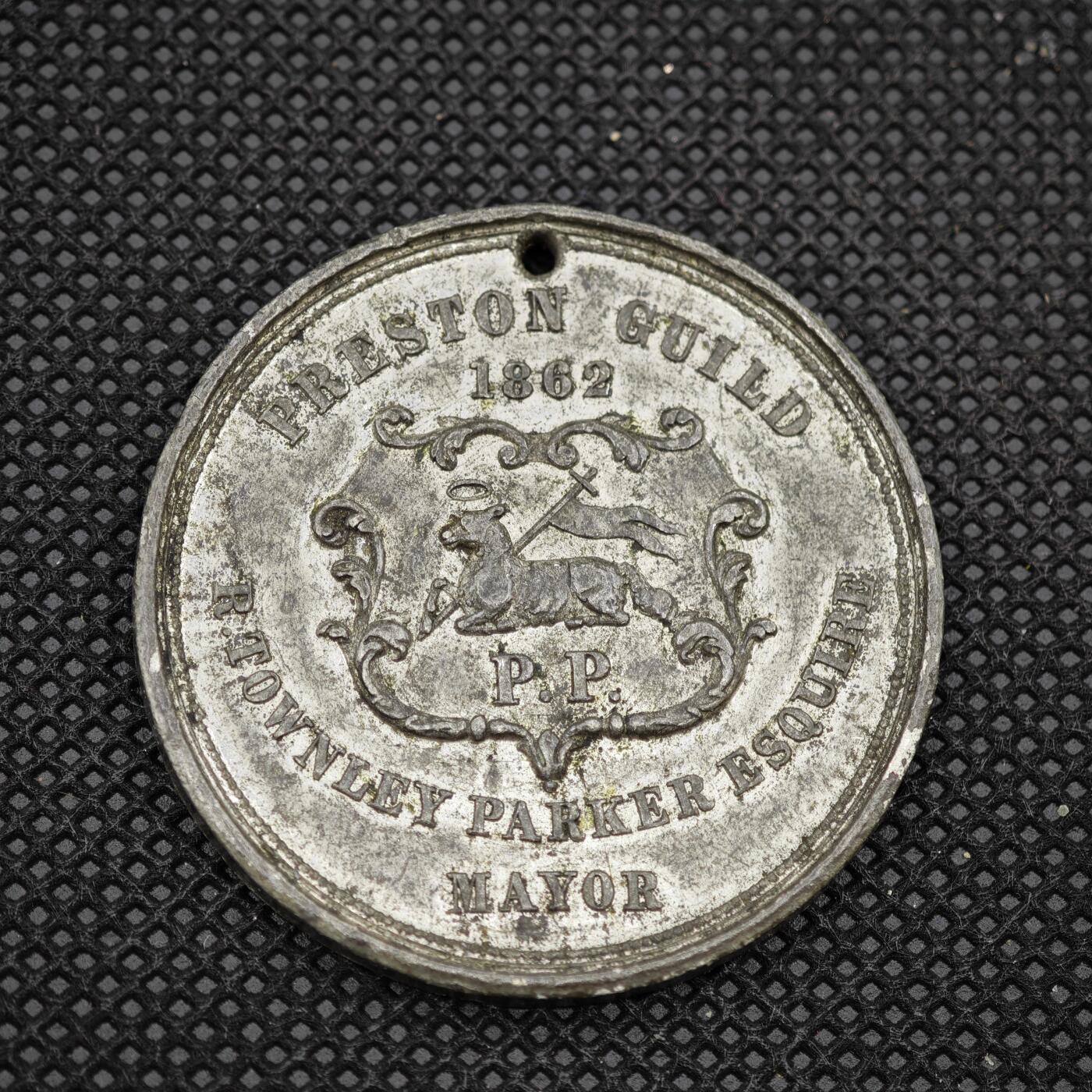 【淘币小摊】限时拍第八百一十六拍  纪念章场  满百包邮可预留两周  周一统一发货   英国1862年普利斯通教堂纪念章直径40mm