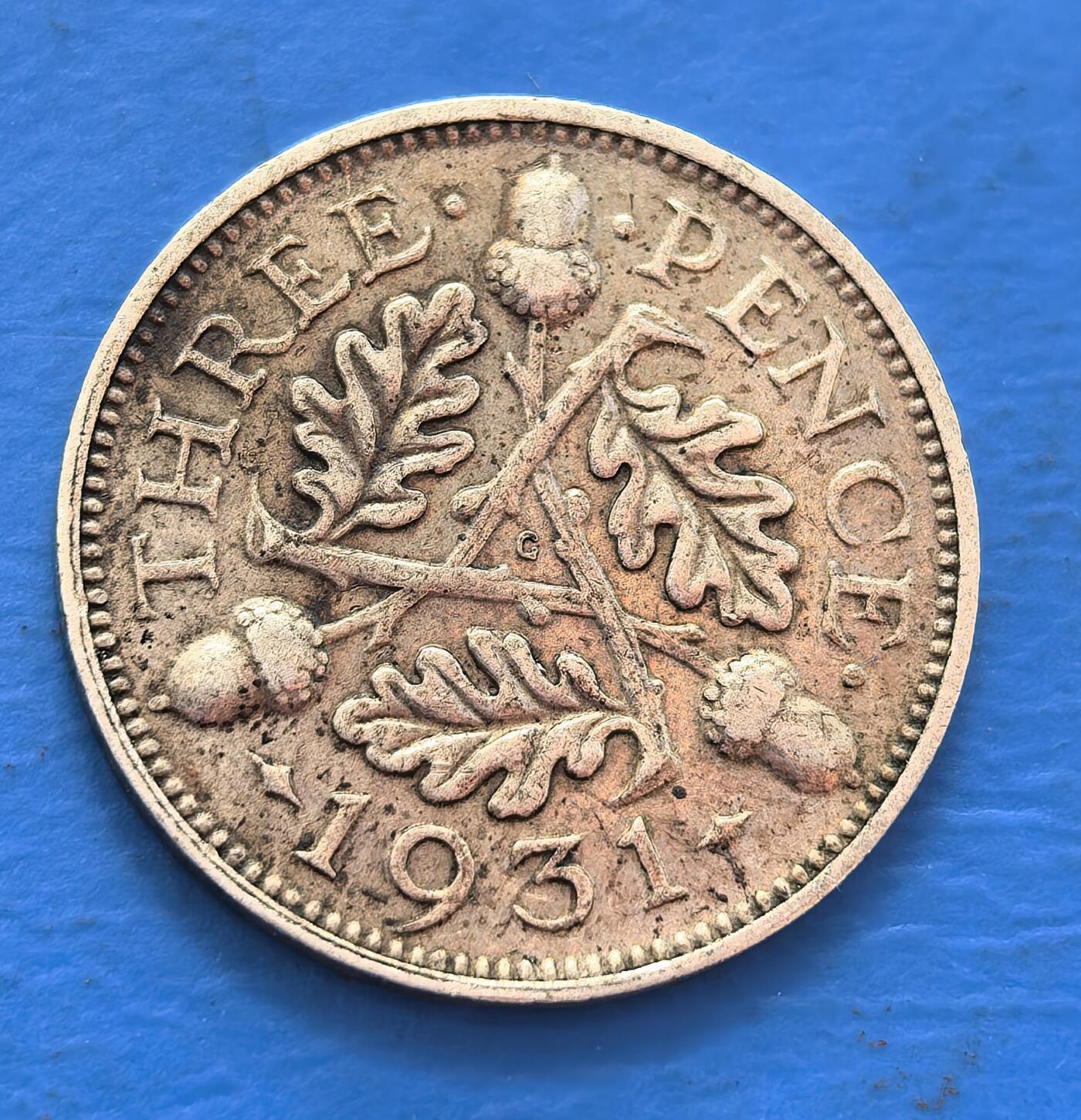 外国优质老铜币银币，周六九点倒数截拍，满百包邮，可寄存半年，喜欢朋友微信扫描二维码可直接参拍 英国1931年3便士银币