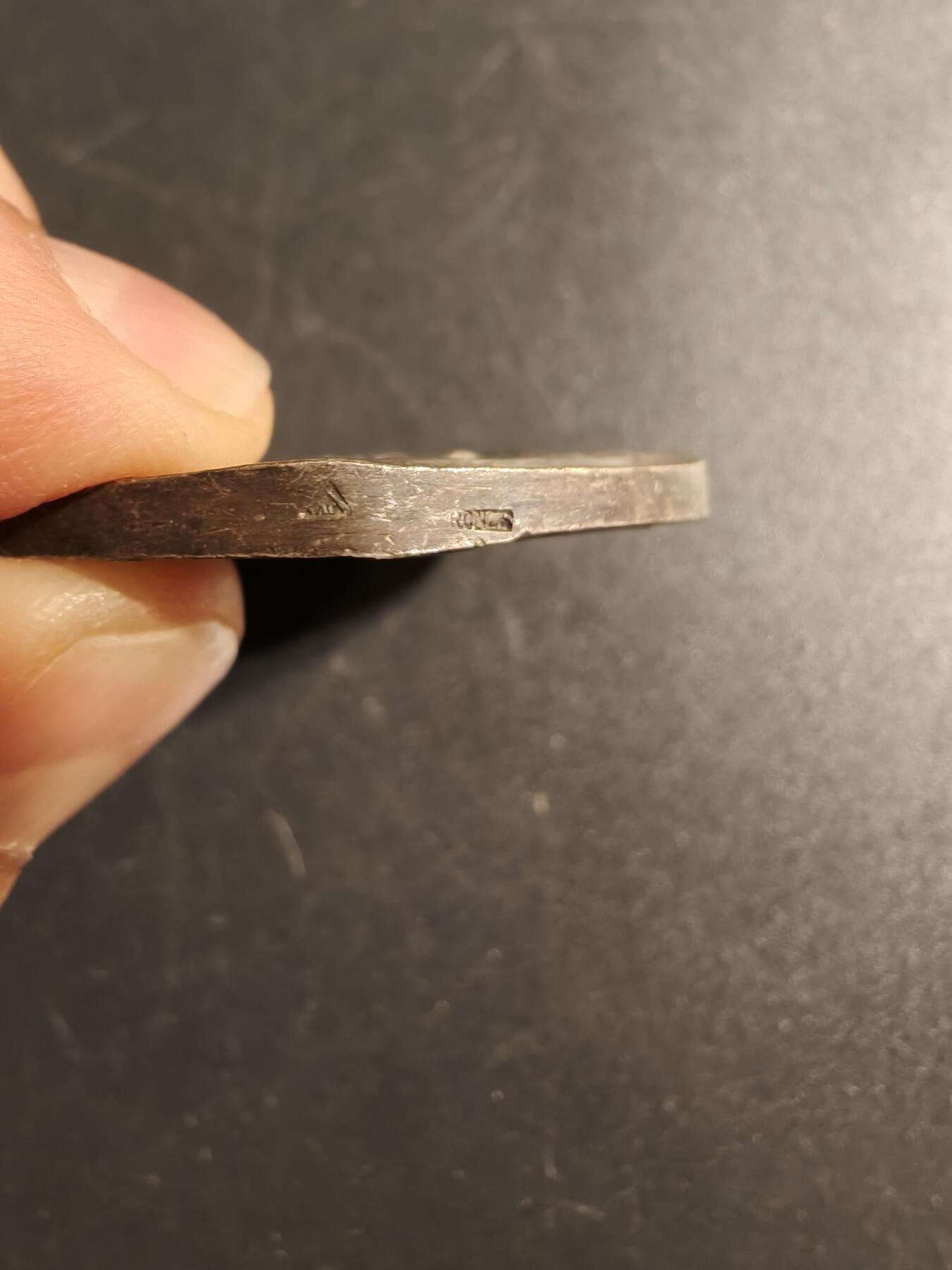 老王徽章第167期 法国体育协会镀银铜奖章     直径44mm.   重量44.9g