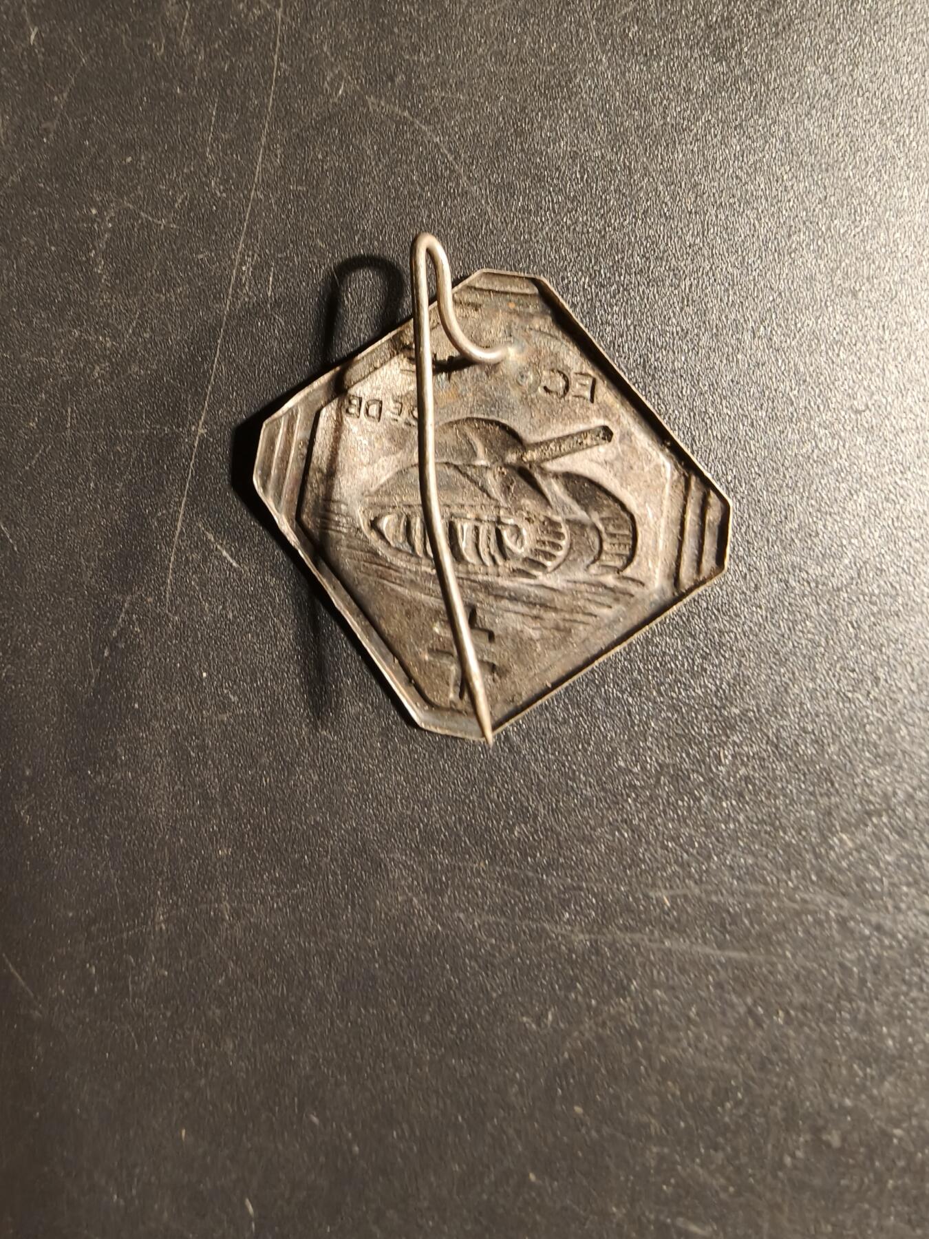 老王徽章第167期 法国二战自由法国第二装甲师老兵协会针插