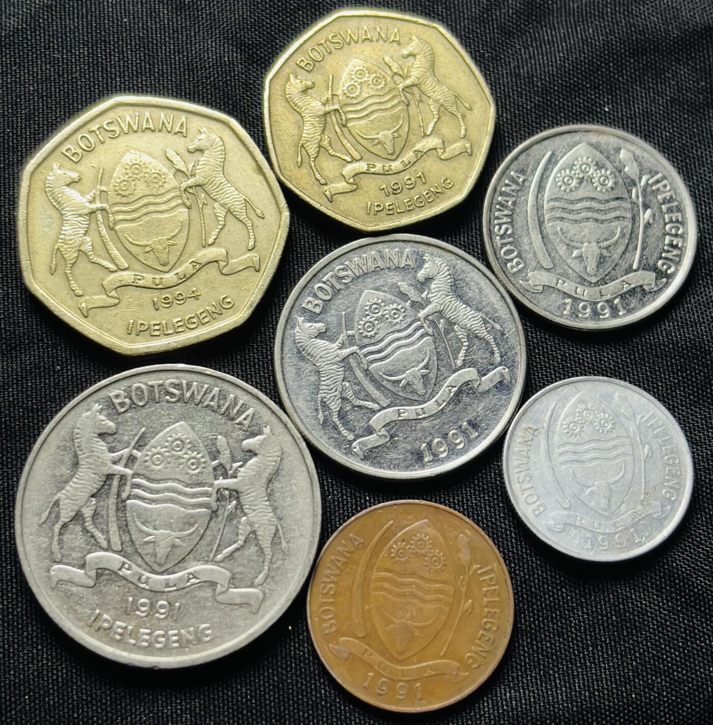 文馨钱币收藏第 284 场，【 长期接收代拍品】老藏家拍品南朝鲜李承晚时期货币，泰国大型纪念币，土耳其各时期及各国套币场 好品博茨瓦纳动物系列 7 枚套