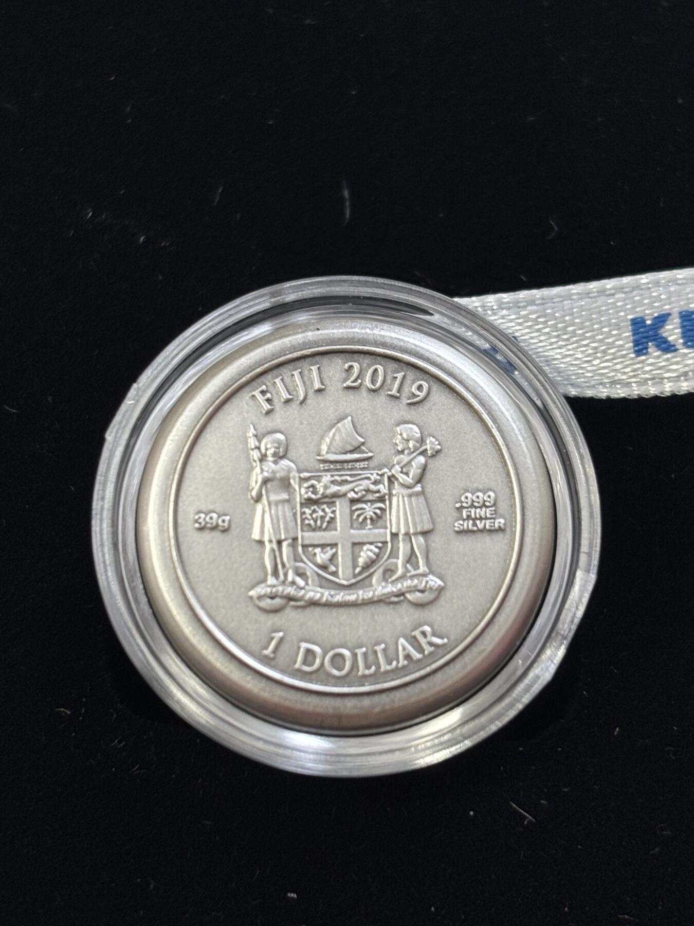 第184期拍卖 斐济2019年好时巧克力状情人节礼物39克纪念银币，39克，999银，发行12500枚